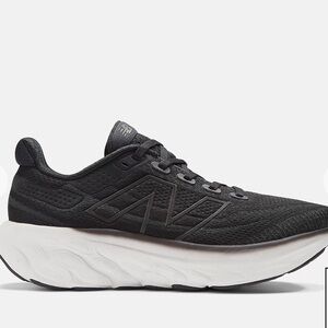 Women’s New Balance Fresh Foam 1080 v13, size 9.5